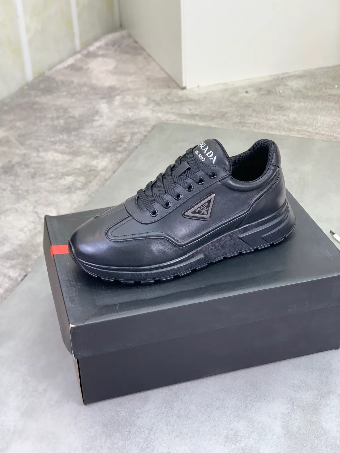 Men's men's shoes P600 💰[actual price] top quality, new popular models on the official website, timeless for a century, 🆘 The trendy brand (Prada) mainly promotes popular models, avant-garde and versatile fashionable men's shoes, privately molded, with cowhide splicing and 1:1 oil edge treatment... fashionable and simple, original imported cowhide with python skin, cowhide leather lining for feet; the atmosphere and personality are more fashionable, eye-catching and pursuing class. It will subvert the old idea and be a must-have for fashionistas who want to spend time with you! Must keep it! High-end comfortable and low-cost, high-end quality workmanship. Size: 38-45 4️⃣ colors available. full package